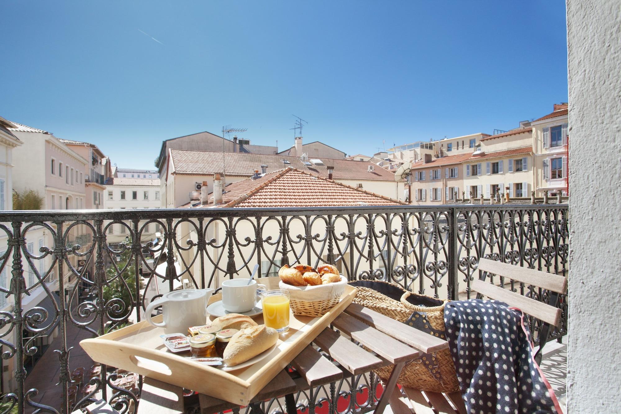 Hotel La Villa Tosca Кан Екстериор снимка