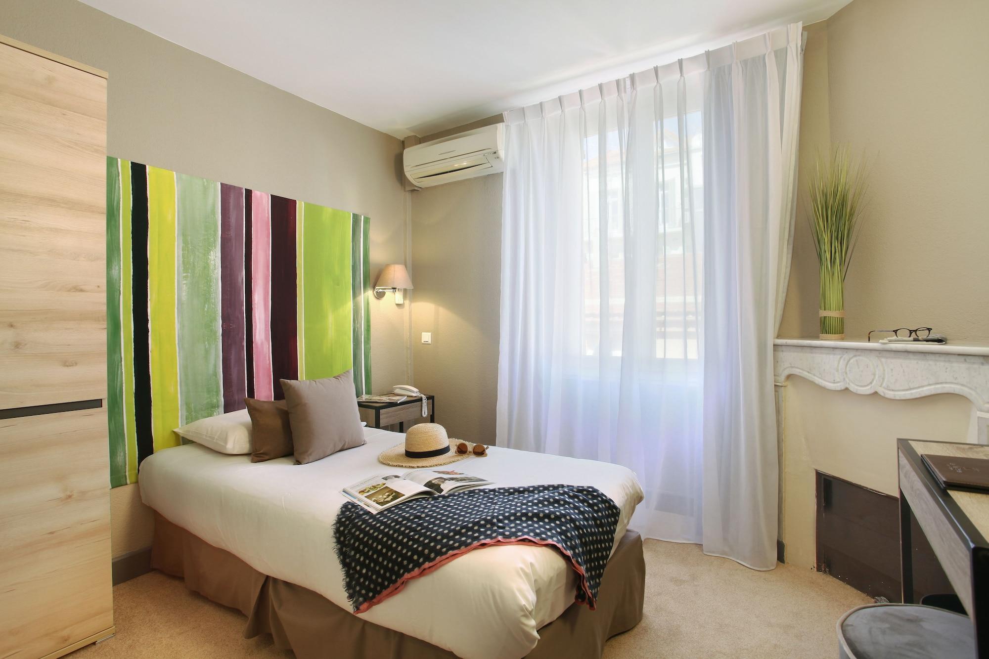 Hotel La Villa Tosca Кан Екстериор снимка