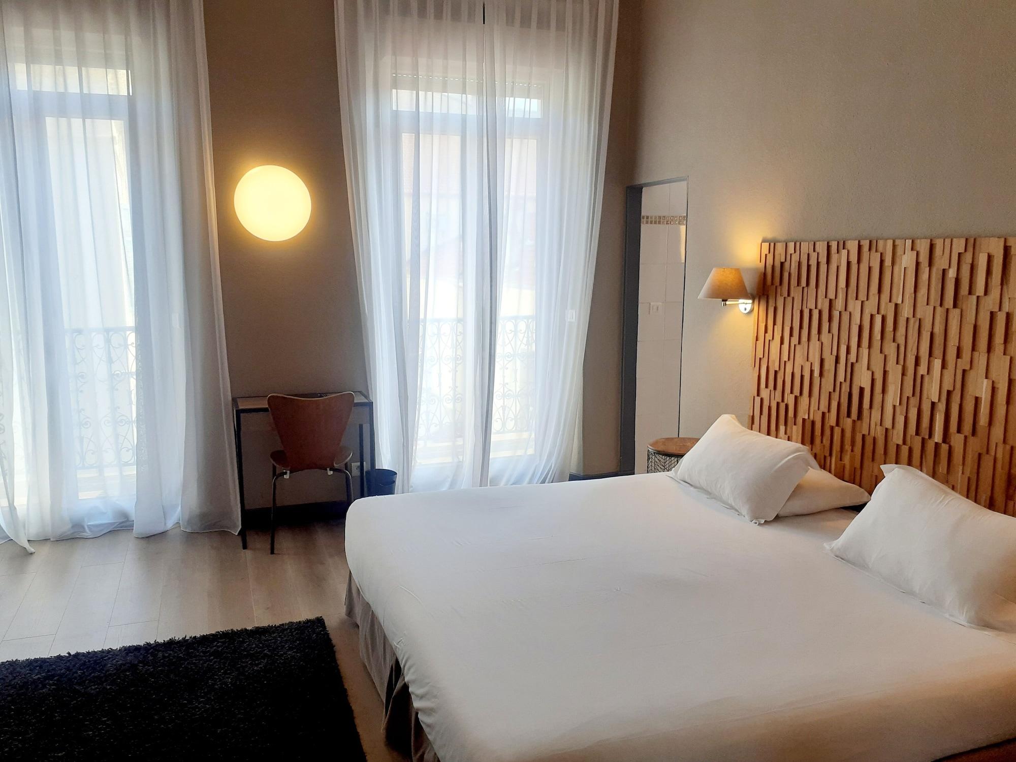 Hotel La Villa Tosca Кан Екстериор снимка