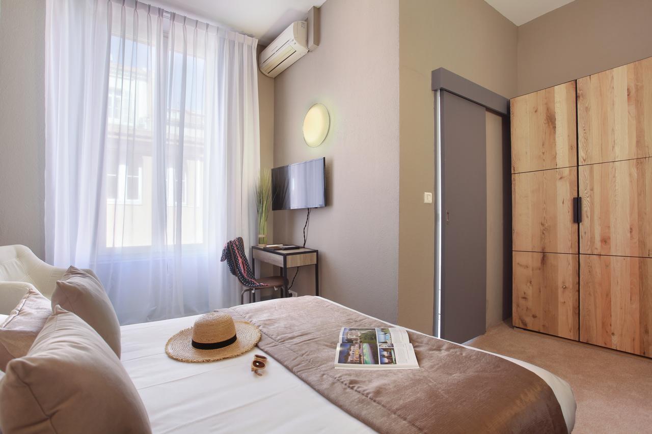 Hotel La Villa Tosca Кан Екстериор снимка