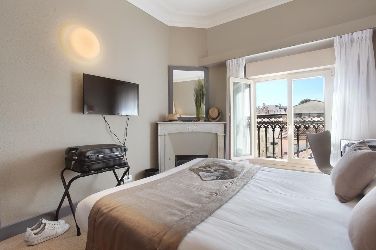 Hotel La Villa Tosca Кан Екстериор снимка